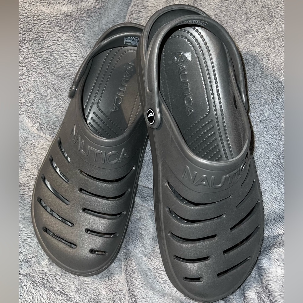 Men’s Nautica slip on